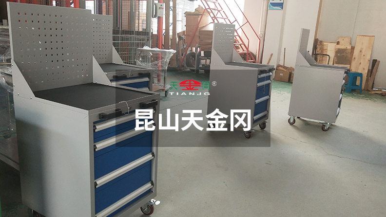 鉗工工具柜廠家天金岡18年堅持產品的品質，從未松懈